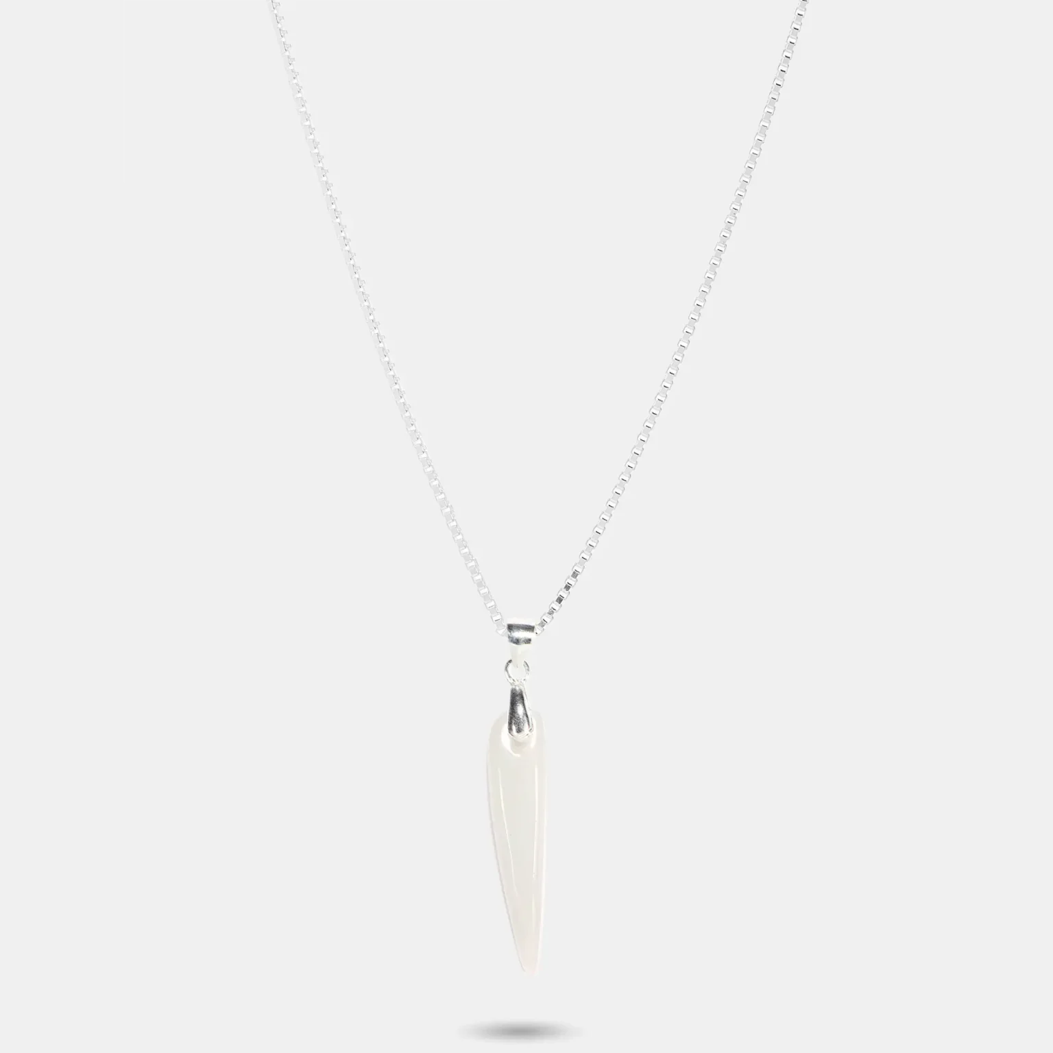 collier en jade blanc