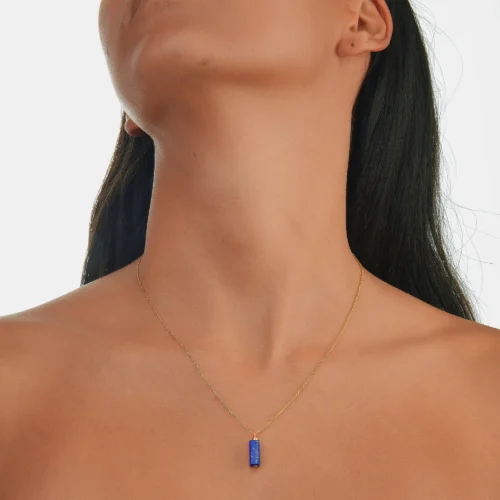 collier en pierre lapis lazuli