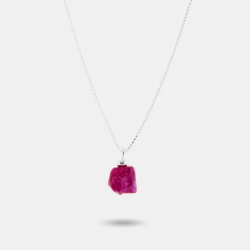 collier en rubis brut pour femme